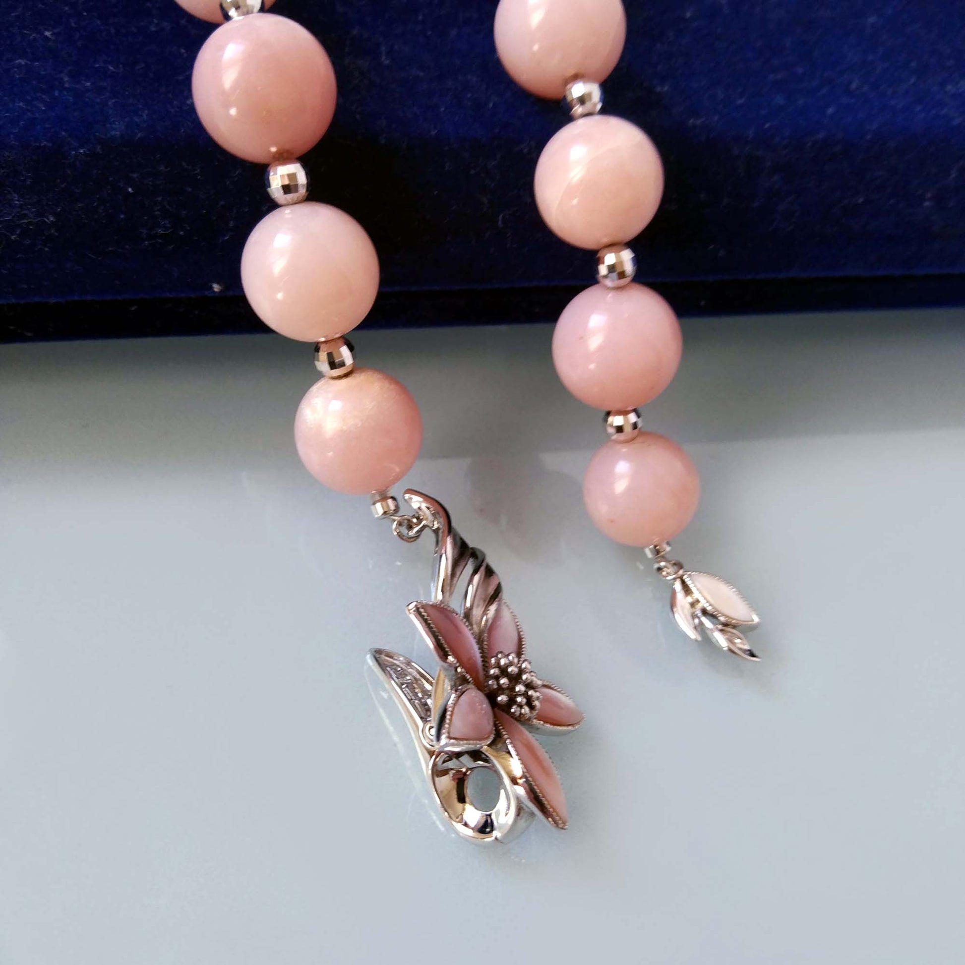 Pink Y necklace with flower pendant-clasp