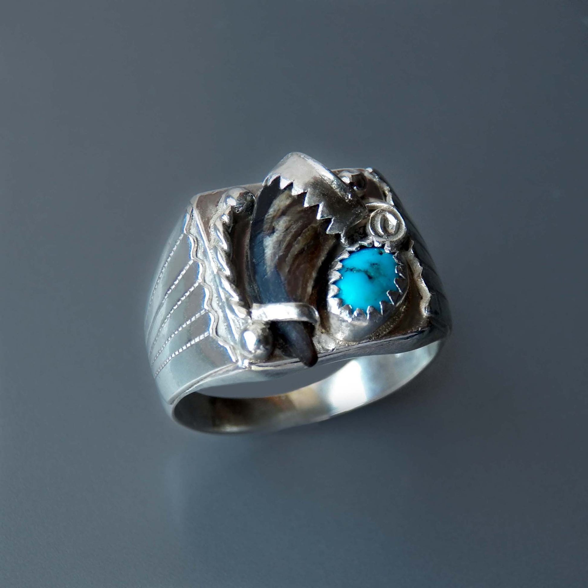 Real claw sterling ring for men with turquoise 