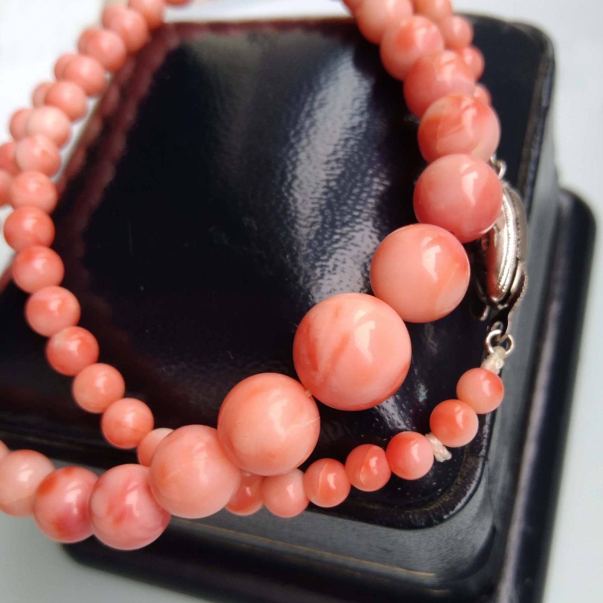 Graduated Pink-Orange Coral Beaded Necklace